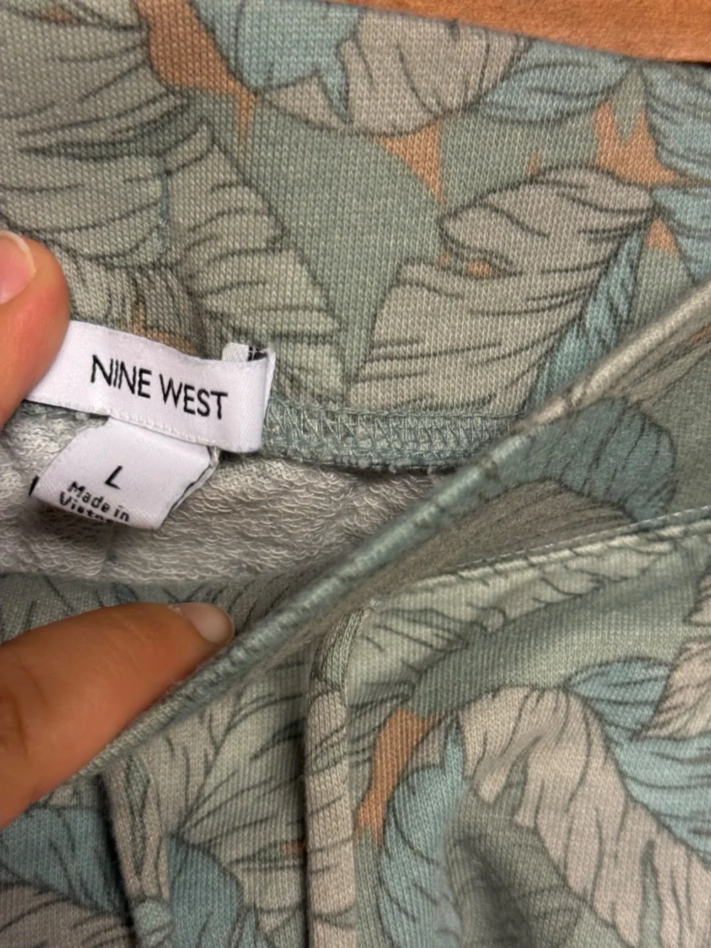 Nine West green skirt L
